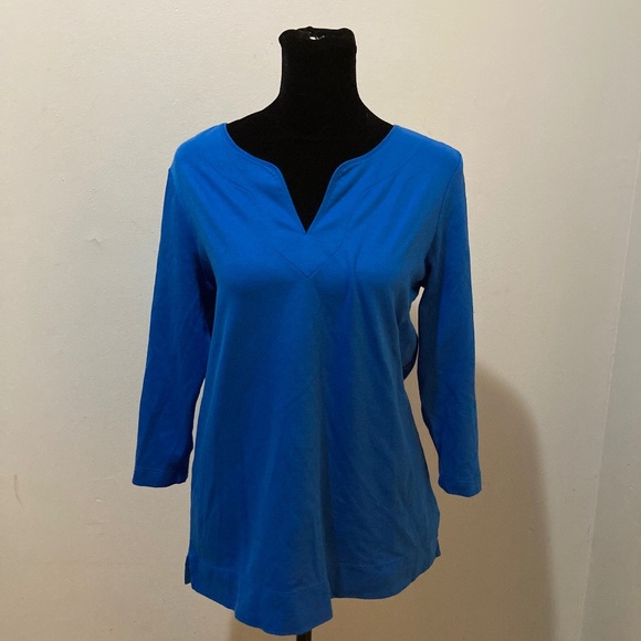 LL Bean Women’s Royal Blue V-Neck Top - Picture 1 of 3
